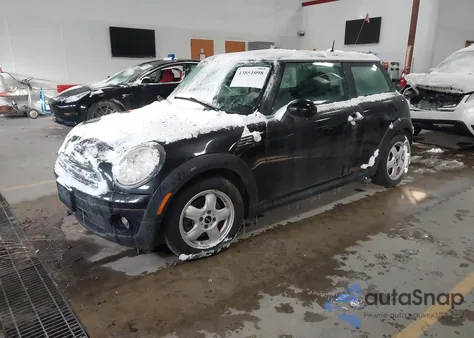 2010 Mini Cooper z USA, uszkodzony, nr VIN WMWMF3C57ATZ26739